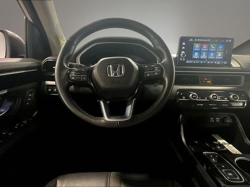 Used 2024 Honda Pilot Touring image 8