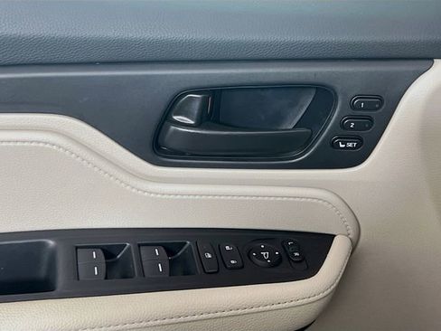 Used 2025 Honda Odyssey EX-L image 17