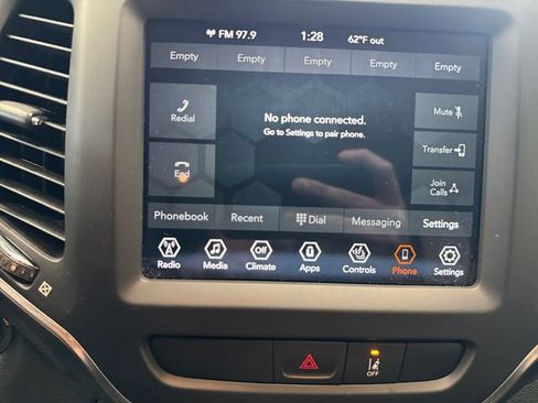 Used 2022 Jeep Cherokee Latitude Lux AWD/4WD image 18