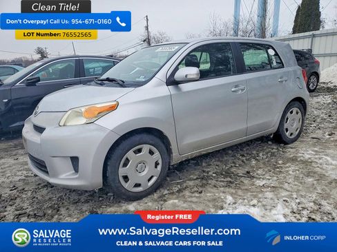 Used 2010 Scion xD image 1