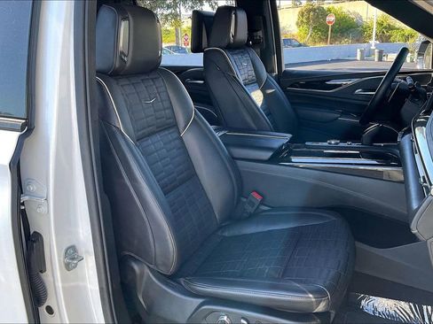 Used 2024 Cadillac Escalade ESV V w/ Heavy-Duty Trailer Package image 9