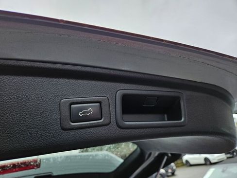 Used 2015 Subaru Forester 2.5i Limited image 18