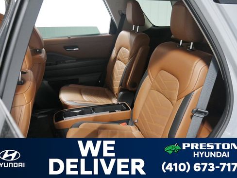 Used 2023 Nissan Pathfinder Platinum image 11