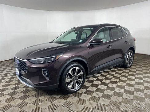 Used 2023 Ford Escape Platinum w/ Premium Technology Package image 6