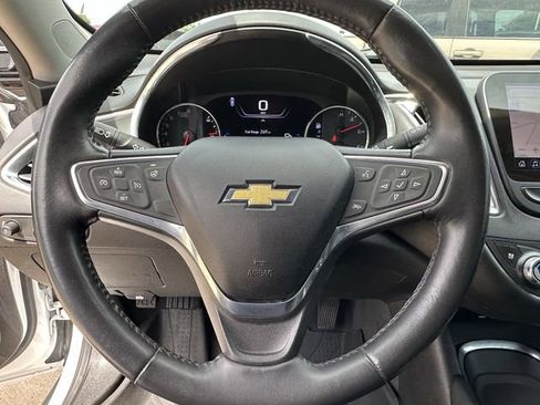 Used 2019 Chevrolet Malibu Premier FWD image 11