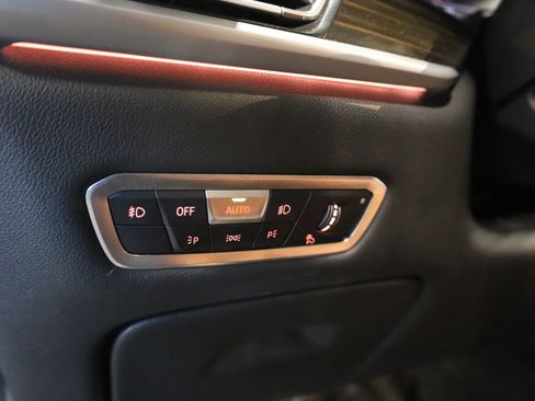 Used 2020 BMW X7 M50i w/ Dynamic Handling Package image 20