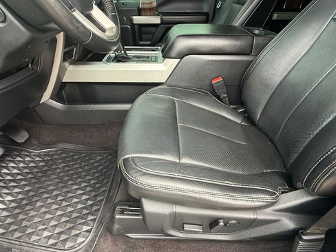 Used 2019 Ford F150 Lariat w/ Equipment Group 502A Luxury AWD/4WD image 13