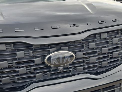 Certified 2021 Kia Telluride SX w/ Nightfall Edition Package image 10