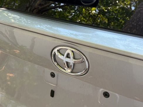 Used 2021 Toyota RAV4 XLE Premium AWD/4WD image 7