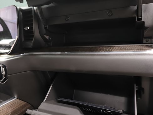 Used 2025 Chevrolet Silverado 1500 RST w/ Convenience Package II AWD/4WD image 30