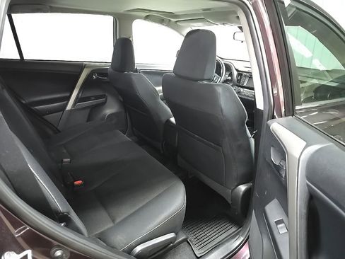 Used 2018 Toyota RAV4 XLE w/ Plus Extra Value Package AWD/4WD image 18