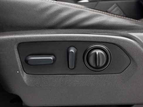 Used 2022 GMC Sierra 3500 AT4 w/ AT4 Premium Plus Package AWD/4WD image 30