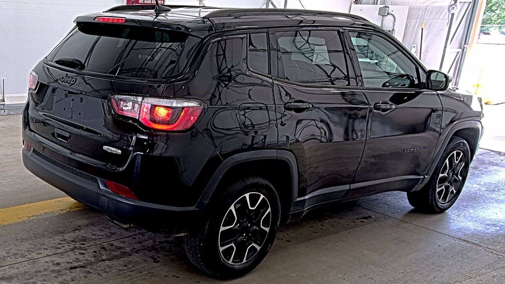 Used 2020 Jeep Compass Sport AWD/4WD image 5