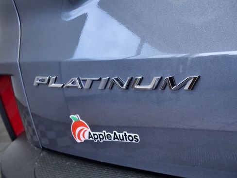 Certified 2025 Ford Escape Platinum AWD/4WD image 9