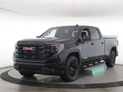 Used 2023 GMC Sierra 1500 Elevation AWD/4WD image 10