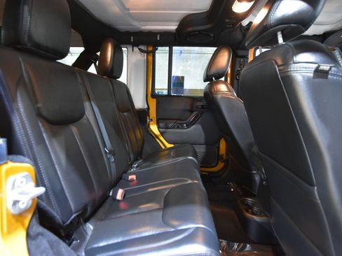 Used 2014 Jeep Wrangler Unlimited Sahara AWD/4WD image 39