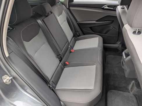 Used 2023 Volkswagen Taos S image 19