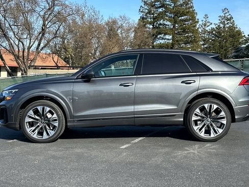 Used 2025 Audi Q8 Premium Plus w/ Premium Plus Package image 2
