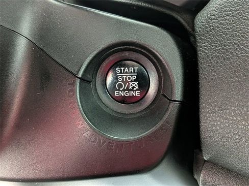 Used 2015 Jeep Renegade Limited image 20