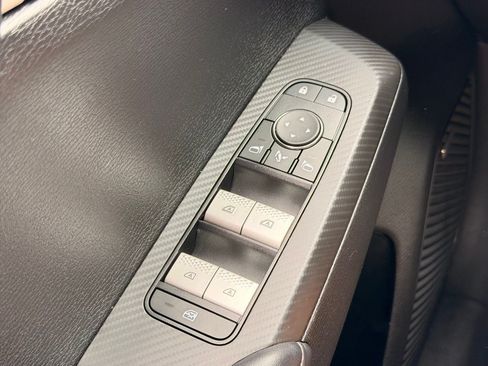 Used 2025 Mitsubishi Outlander SE FWD image 25