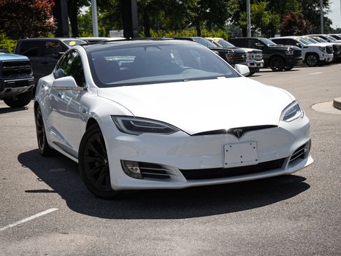 Used 2020 Tesla Model S Long Range Plus AWD/4WD image 2