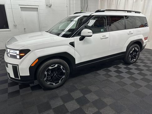Used 2025 Hyundai Santa Fe SEL FWD image 5