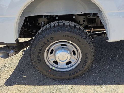 New 2026 Ford F250 XL w/ XL Off-Road Package image 8