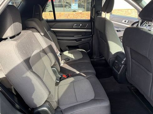 Used 2019 Ford Explorer XLT w/ Equipment Group 201A AWD/4WD image 35