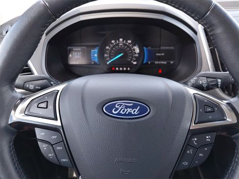 Used 2024 Ford Edge Titanium image 38