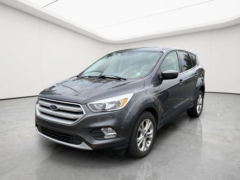 Used 2019 Ford Escape SE FWD image 3