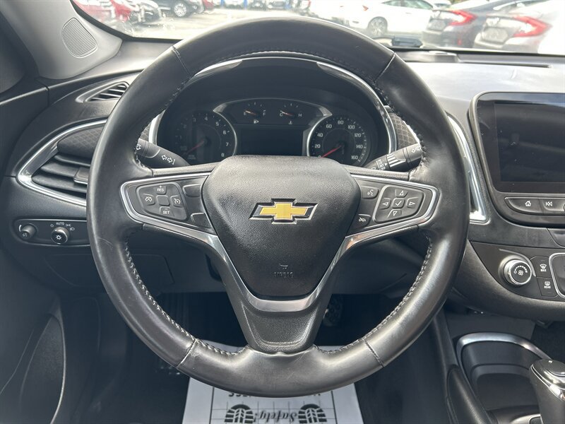 Used 2018 Chevrolet Malibu LT FWD image 13