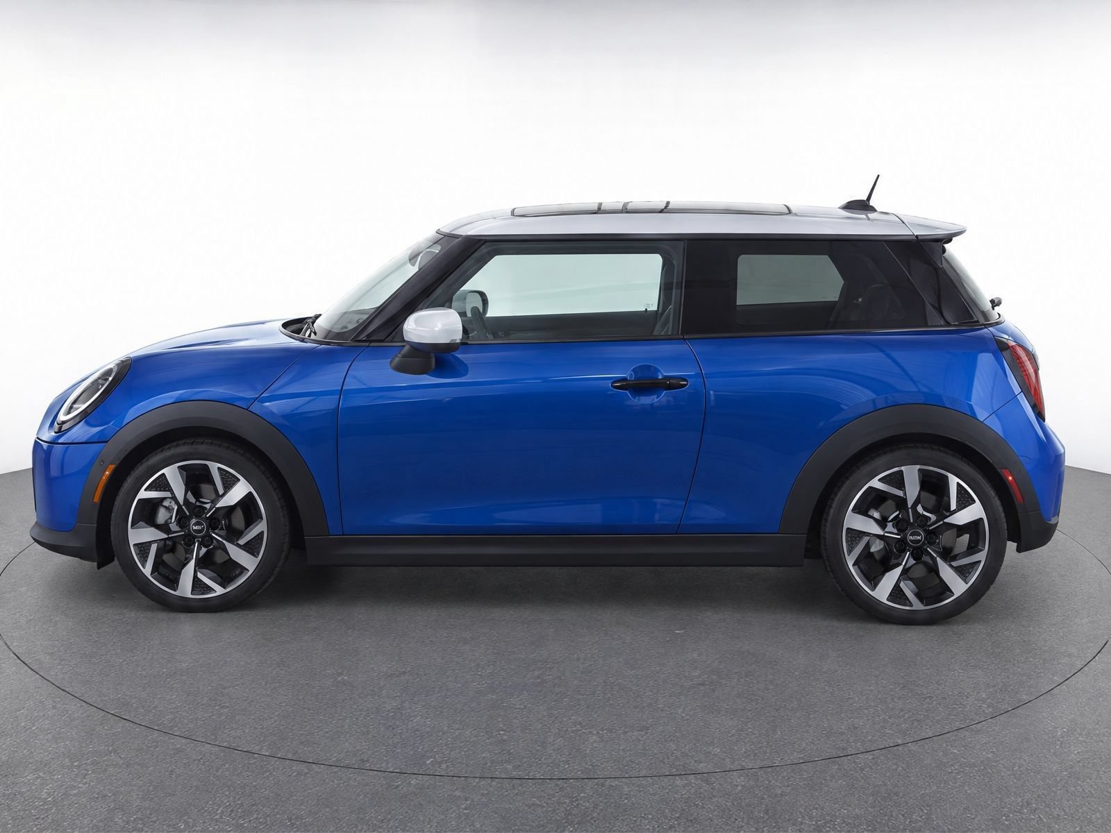 Certified 2025 MINI Cooper S FWD image 3