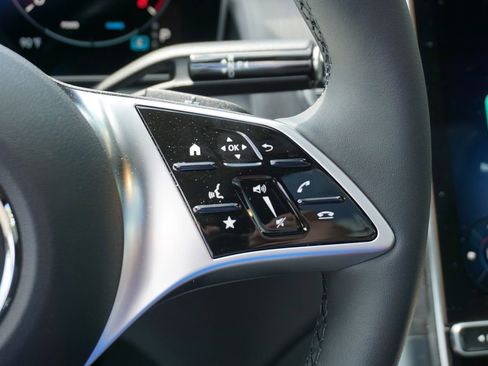 Certified 2025 Mercedes-Benz GLC 300 4MATIC image 27