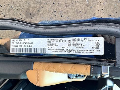 Used 2022 Jeep Grand Cherokee Summit w/ Luxury Tech Group V image 25