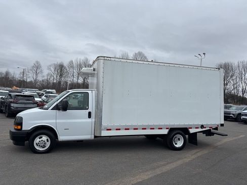 Used 2024 Chevrolet Express 3500 w/ Power Convenience Package image 2