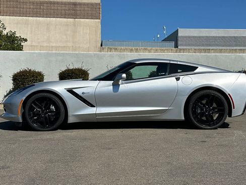 Used 2018 Chevrolet Corvette Stingray Coupe w/ 1LT image 7