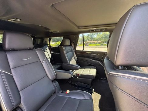 Used 2023 Cadillac Escalade Premium Luxury AWD/4WD image 20