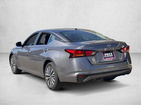 Used 2024 Nissan Altima 2.5 SV image 7