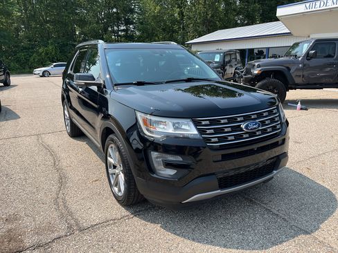 Used 2017 Ford Explorer Limited AWD/4WD image 9