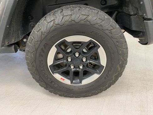 Used 2018 Jeep Wrangler Unlimited Rubicon w/ Dual Top Group image 29