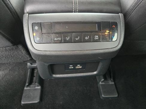 Used 2025 Nissan Pathfinder SV FWD image 17