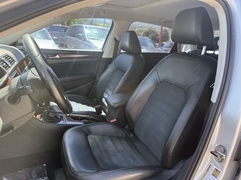 Used 2013 Volkswagen Passat TDI SEL Premium FWD image 12