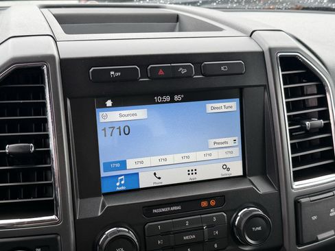 Used 2017 Ford F250 XLT w/ XLT Premium Package AWD/4WD image 20