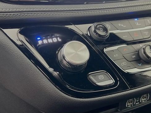 New 2025 Chrysler Pacifica Select FWD image 17
