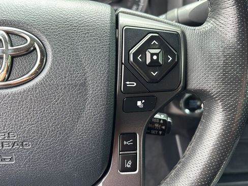 Used 2019 Toyota Tacoma TRD Off-Road AWD/4WD image 32