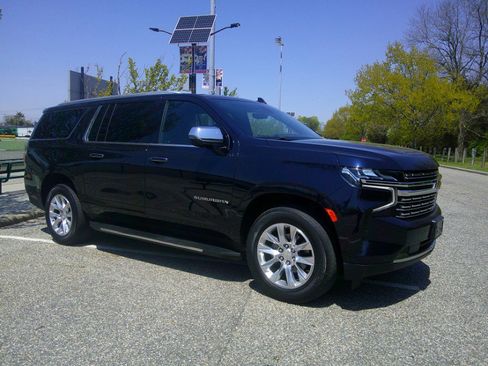 Used 2021 Chevrolet Suburban Premier w/ Premium Package AWD/4WD image 14