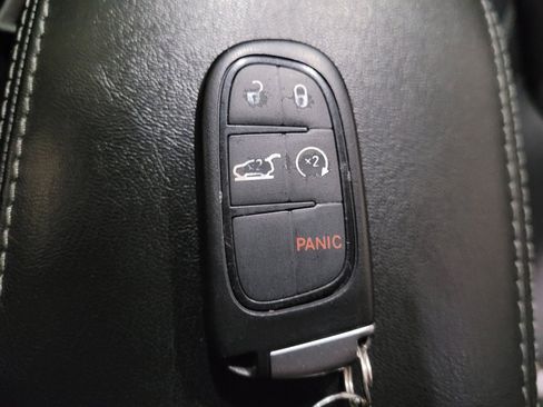 Used 2020 Jeep Cherokee Limited AWD/4WD image 32