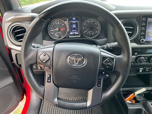 Used 2023 Toyota Tacoma TRD Off-Road image 13