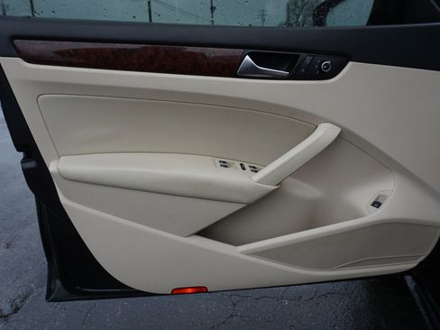 Used 2012 Volkswagen Passat TDI SEL Premium image 14