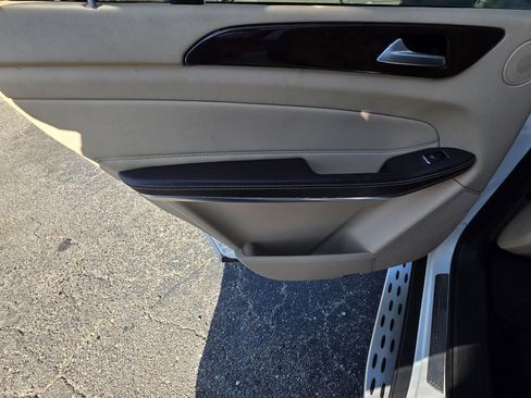 Used 2019 Mercedes-Benz GLS 550 4MATIC image 53